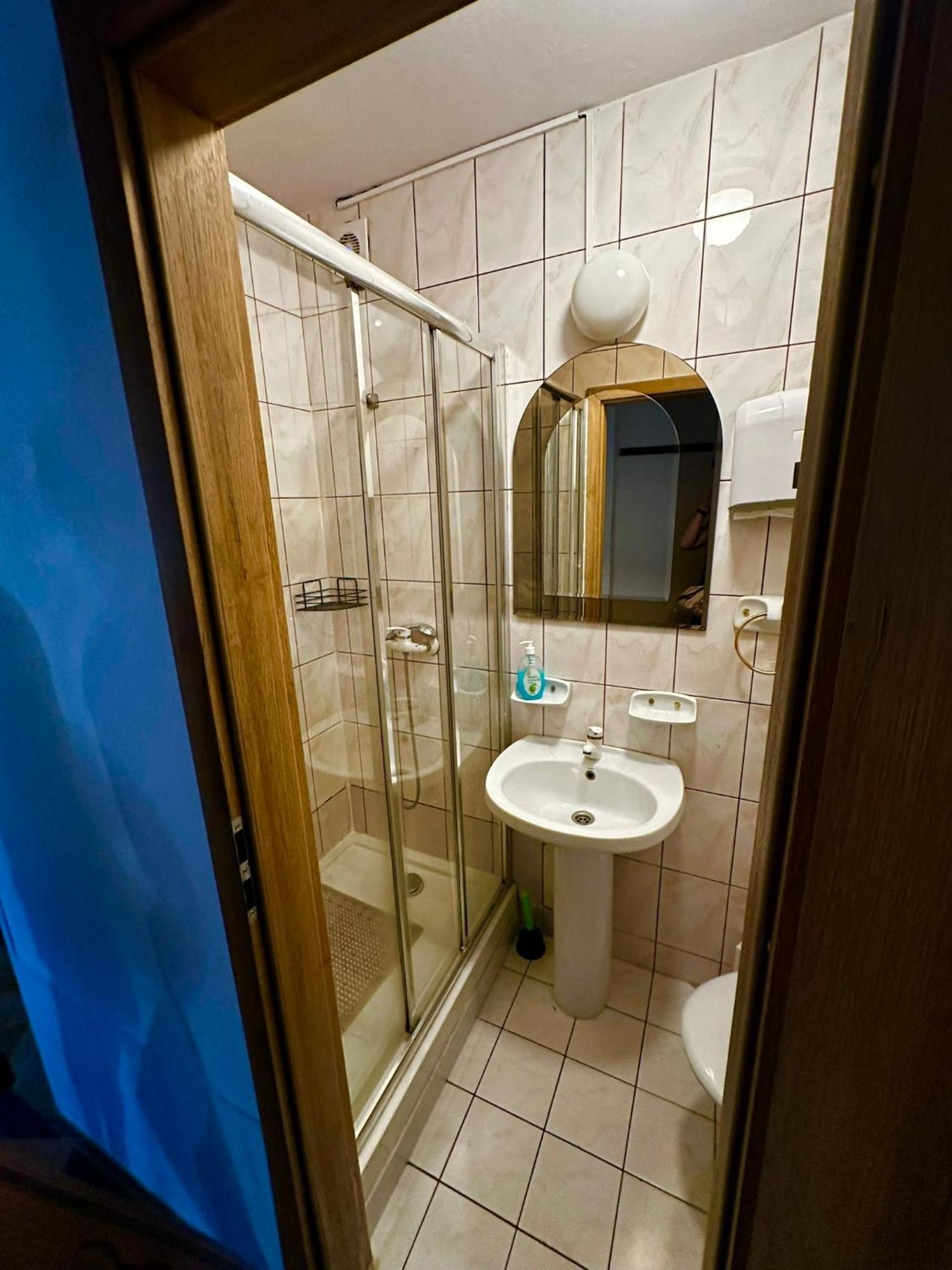 Hostel Tolek Varşova Dış mekan fotoğraf
