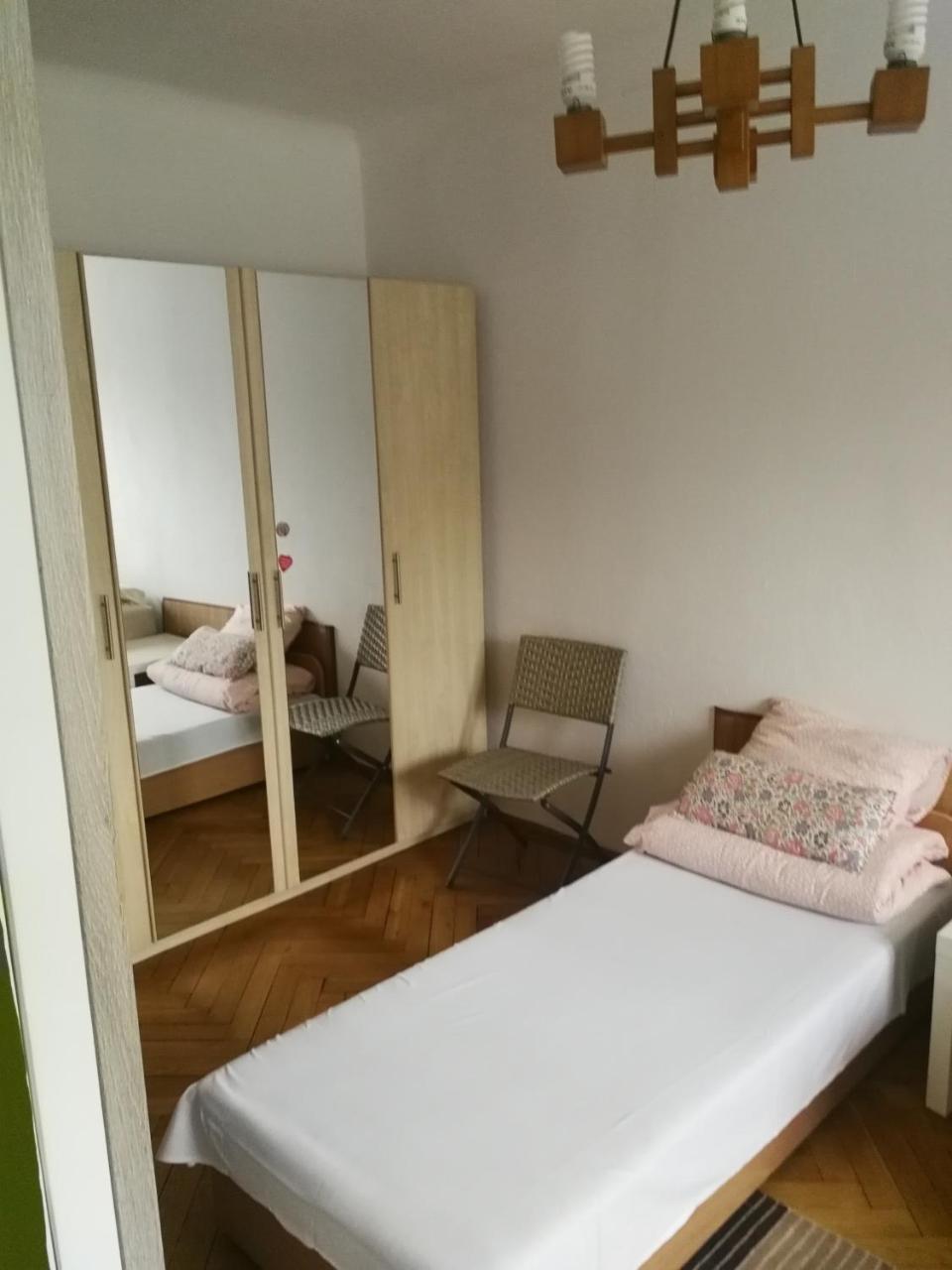 Hostel Tolek Varşova Dış mekan fotoğraf